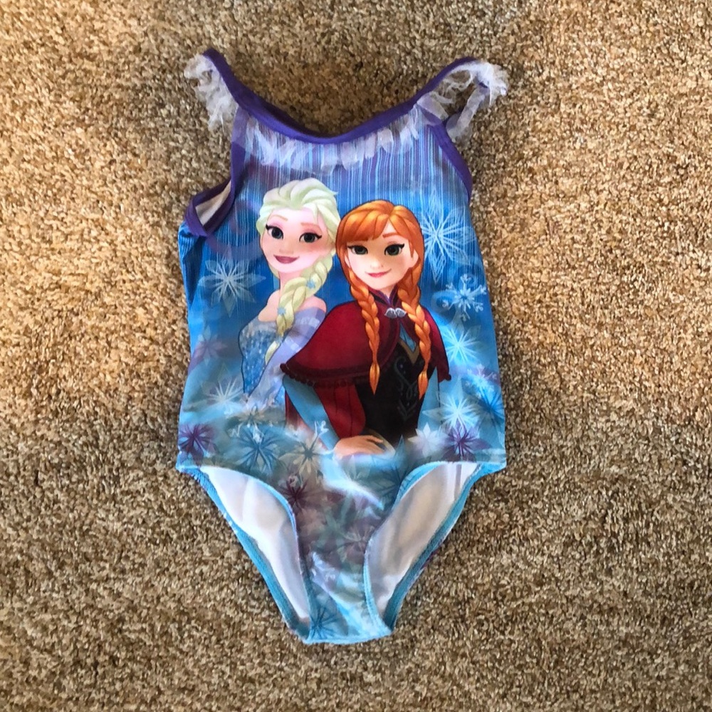 ❄️ Never worn Frozen swimsuit! ❄️
